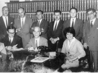 1º CD De izq a der. Depie: Dres. Enrique Lerner, Ignacio A. Lasarte, Daniel A.Marquez, Roberto M.Mateo, Roberto D. Zabala y Marcos Zimmermann. Sentados: Ricardo E.D´Amico, Humberto Monelos (Presidente), y María EstherPerdiguero.  1º CD De izq a der. Depie: Dres. Enrique Lerner, Ignacio A. Lasarte, Daniel A.Marquez, Roberto M.Mateo, Roberto D. Zabala y Marcos Zimmermann. Sentados: Ricardo E.D´Amico, Humberto Monelos (Presidente), y María EstherPerdiguero.